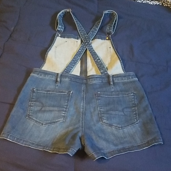 American Eagle dark wash overall shorts - Picture 2 of 3